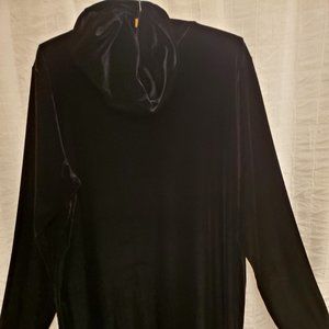D &C Black velour Tunic -L